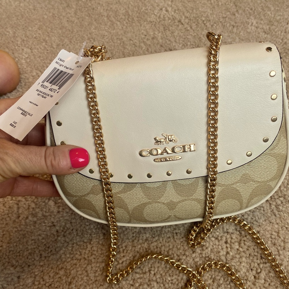 Coach crossbody gold chain signature bag